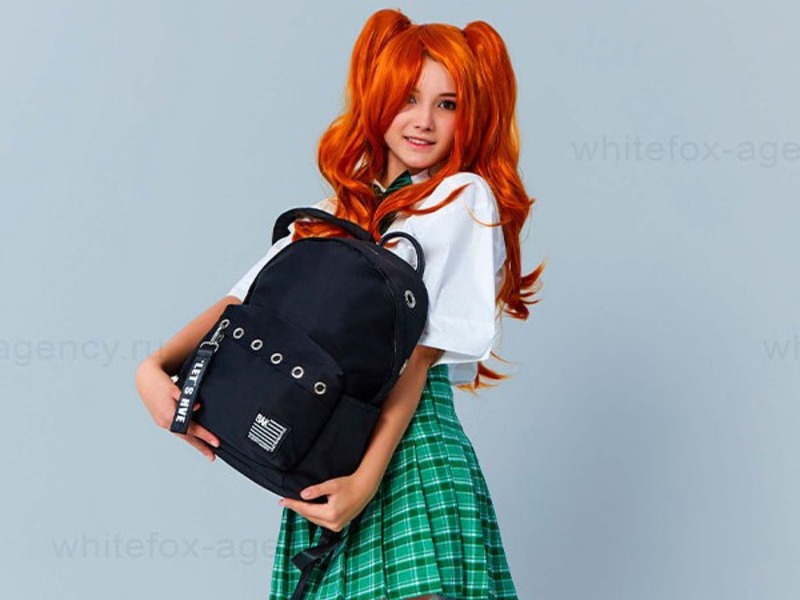 Съемка рюкзаков в стиле аниме школьниц